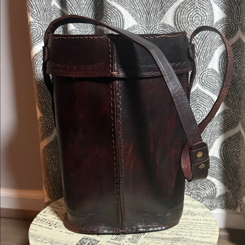 Vintage Tooled Leather Double Wine Bottle Carrying Case - Picture 6 of 16